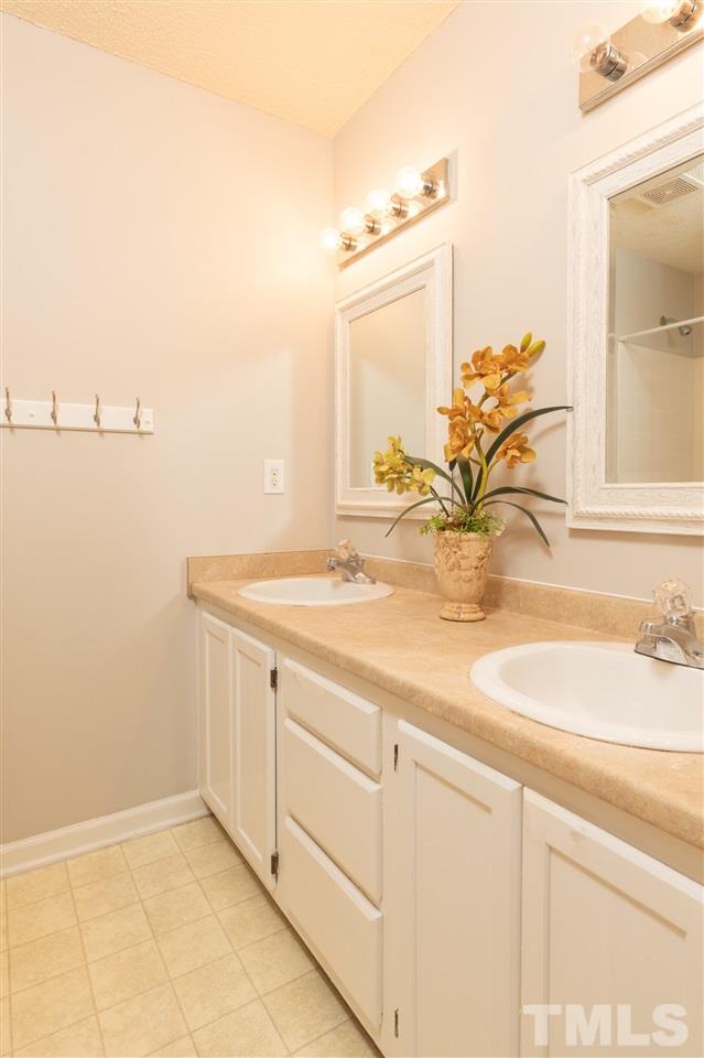 7012 Epping Forest Drive Raleigh, NC 27613 - Photo 10 of 30