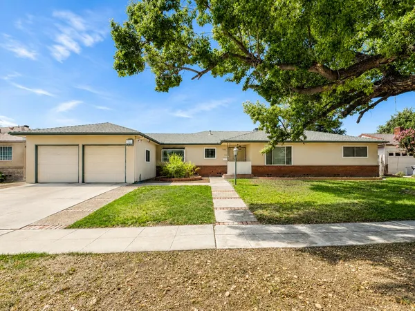 $490,000 | 1539 East Stuart Avenue, Fresno, CA 93710
