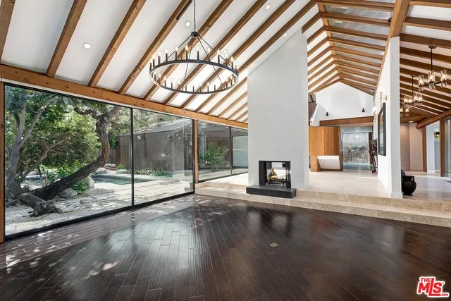 $18,500 | 515 North Roxbury Drive, Beverly Hills, CA 90210