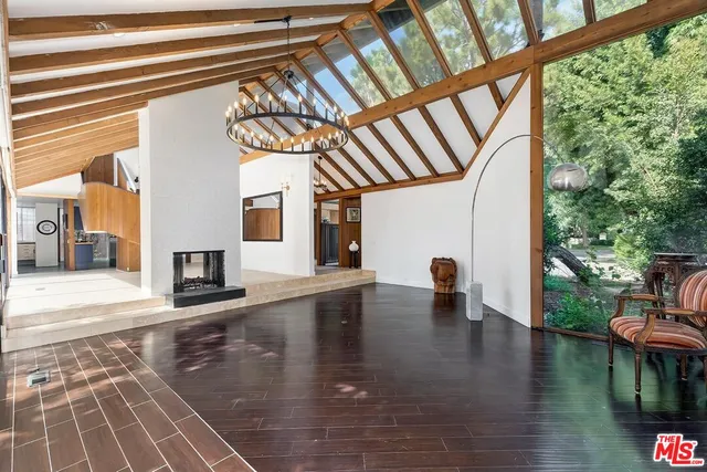 $18,500 | 515 North Roxbury Drive, Beverly Hills, CA 90210