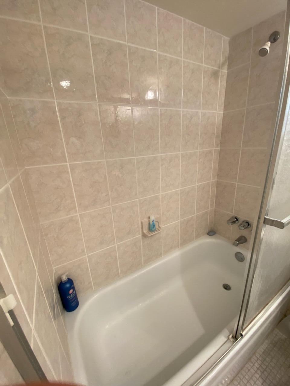 8826 West McNab Road, Unit 101 Tamarac, FL 33321 - Photo 5 of 13 Master Bathroom Tub Shower Combo