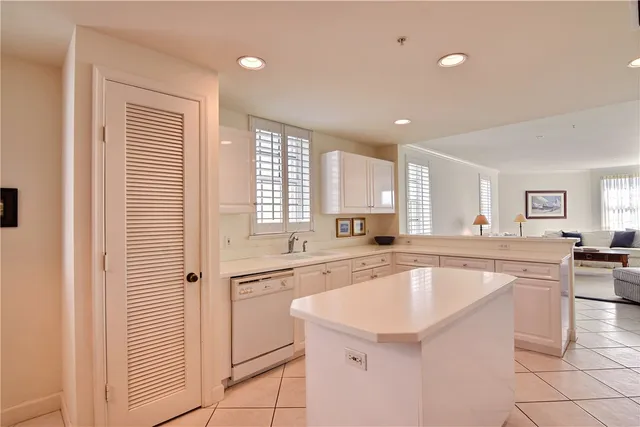 $7,500 | 940 Turtle Cove Lane, Unit 210, Vero Beach, FL 32963