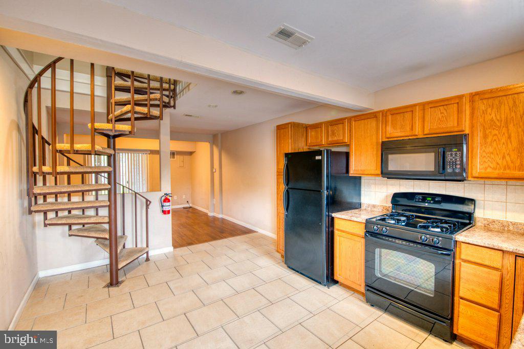 241 Via Cascata Drive Lindenwold, NJ 08021 - Photo 2 of 19