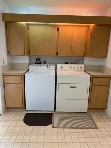 $1,200 | 2621 Village Boulevard, Unit 205, West Palm Beach, FL 33409