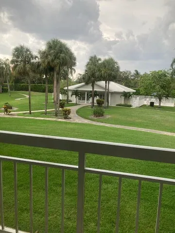 $1,200 | 2621 Village Boulevard, Unit 205, West Palm Beach, FL 33409