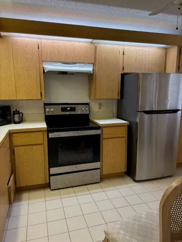 $1,200 | 2621 Village Boulevard, Unit 205, West Palm Beach, FL 33409
