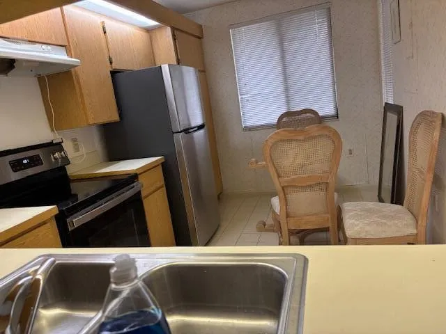 $1,200 | 2621 Village Boulevard, Unit 205, West Palm Beach, FL 33409