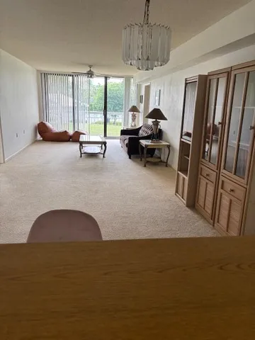 $1,200 | 2621 Village Boulevard, Unit 205, West Palm Beach, FL 33409