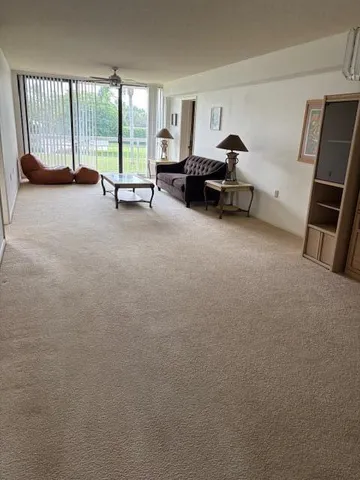 $1,200 | 2621 Village Boulevard, Unit 205, West Palm Beach, FL 33409