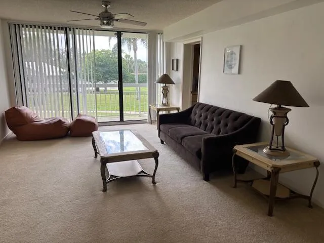 $1,200 | 2621 Village Boulevard, Unit 205, West Palm Beach, FL 33409
