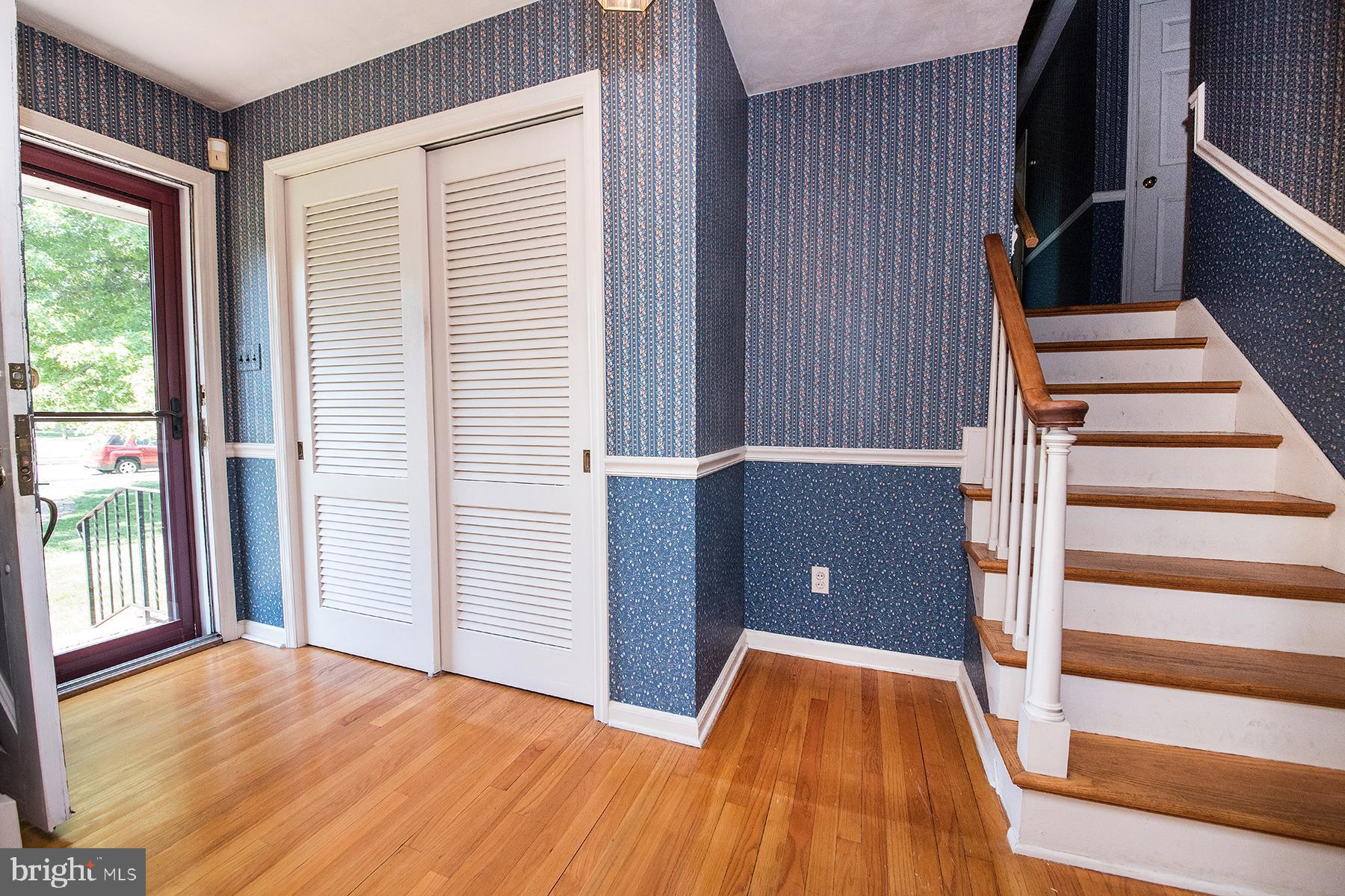 16 Lochatong Road Ewing, NJ 08628 - Photo 3 of 44 foyer