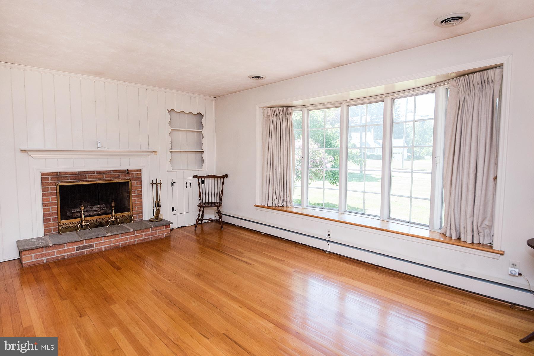 16 Lochatong Road Ewing, NJ 08628 - Photo 5 of 44