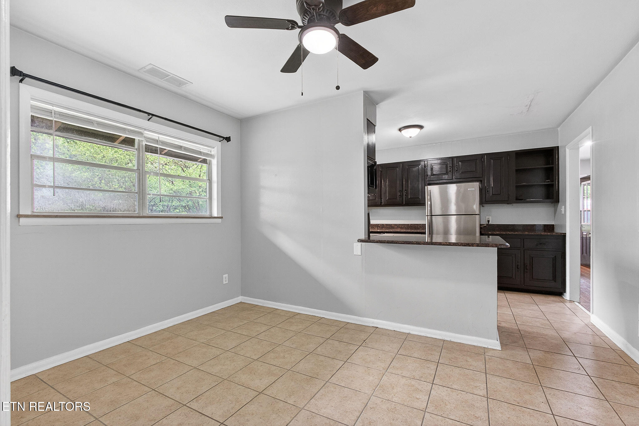 414 Guille Street Athens, TN 37303 - Photo 10 of 29 LB1A4994