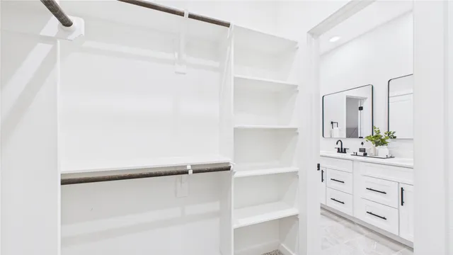 $335,000 | 5032 Creekmont Drive, Houston, TX 77091