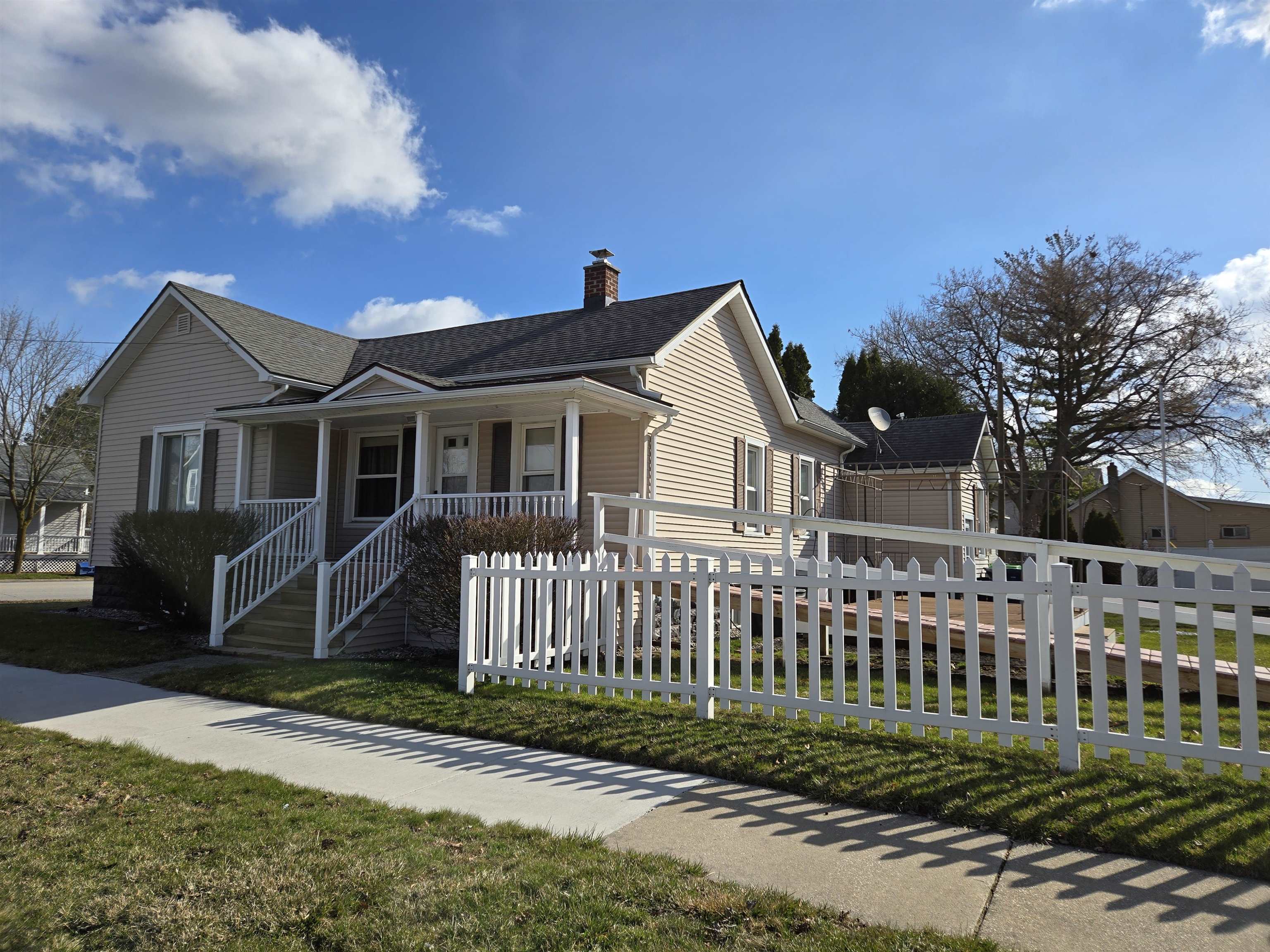 800 Lafayette Street Bay City, MI 48708 - Photo 1 of 30 Gallery Image 1