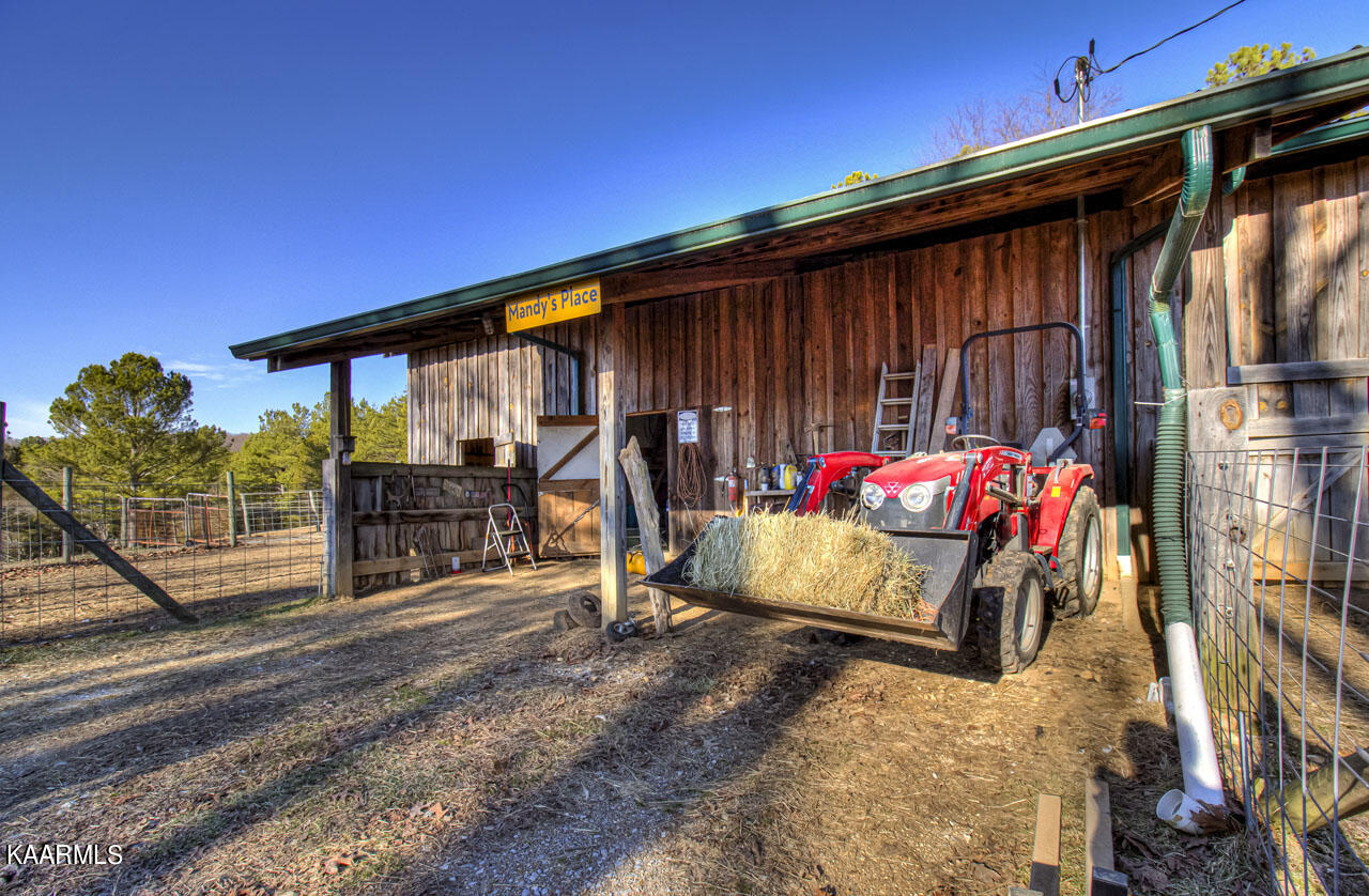 1900 Malone Road Loudon, TN 37774 - Photo 36 of 47 Barn