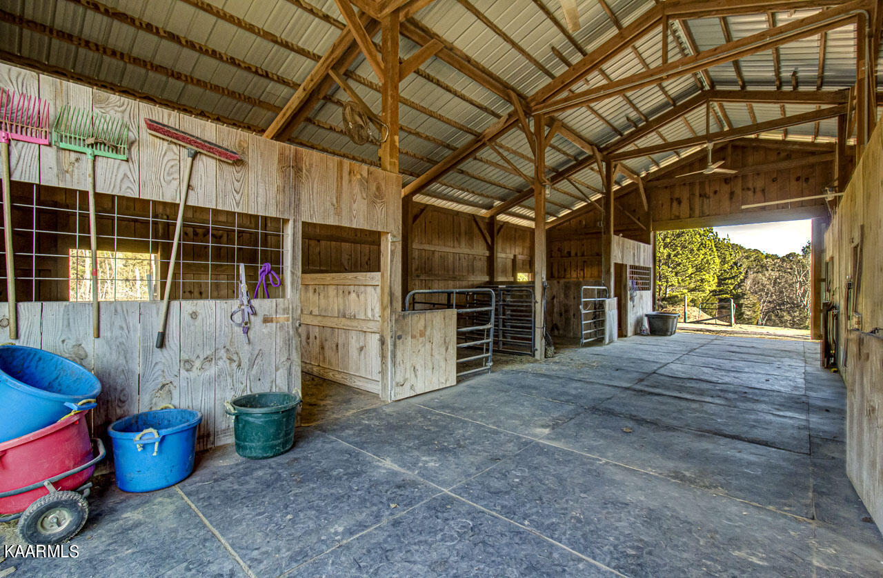 1900 Malone Road Loudon, TN 37774 - Photo 39 of 47 Barn