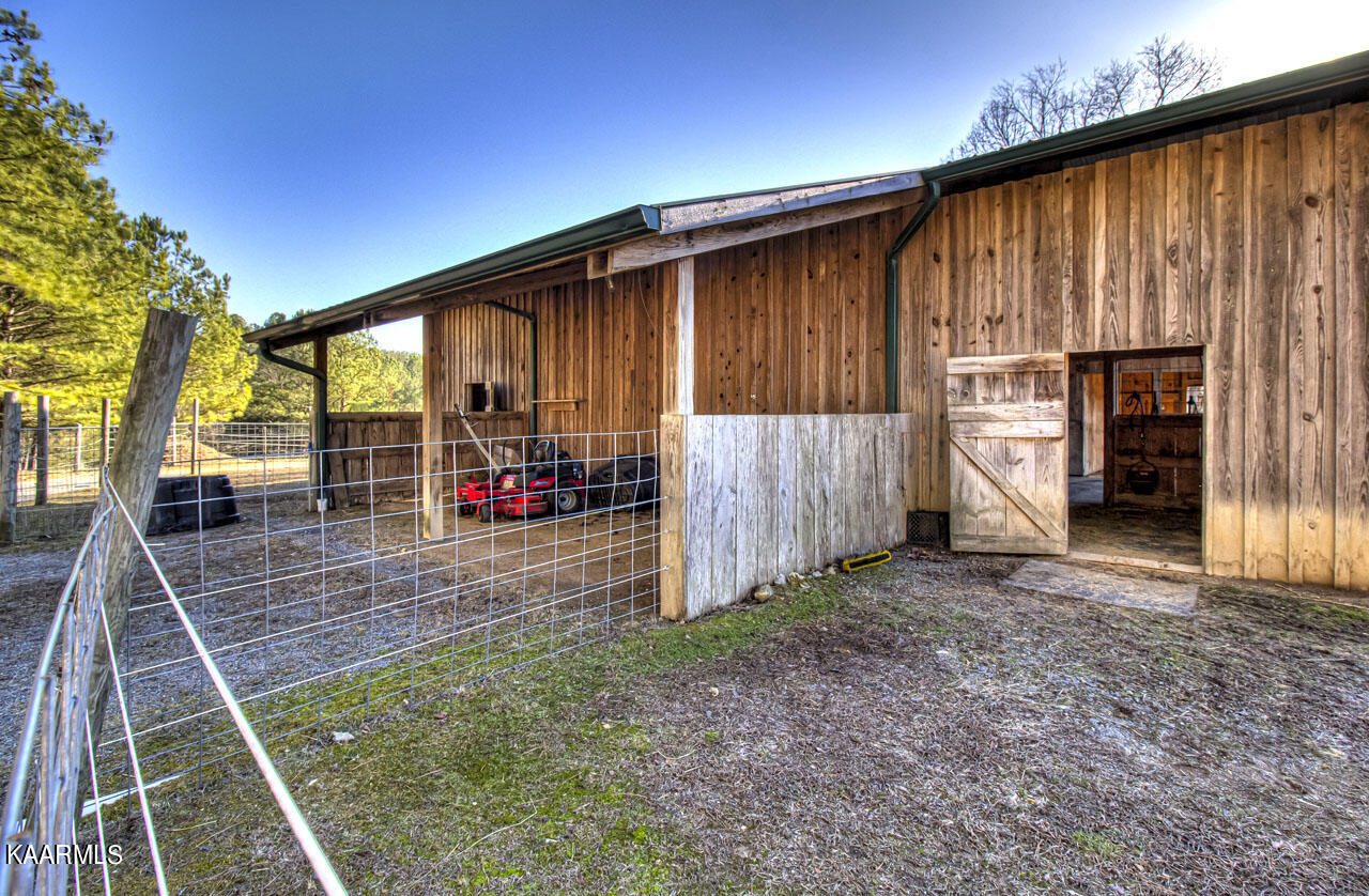 1900 Malone Road Loudon, TN 37774 - Photo 40 of 47 Barn