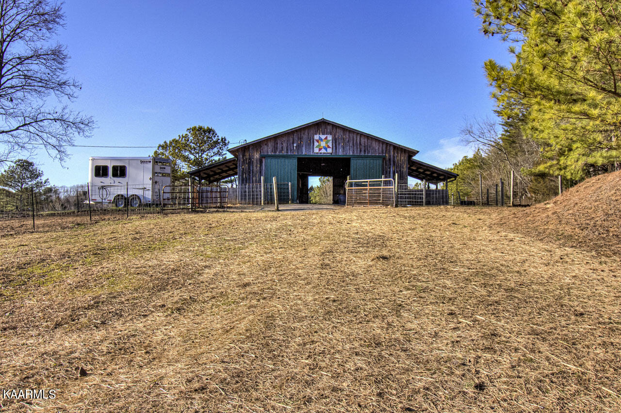 1900 Malone Road Loudon, TN 37774 - Photo 44 of 47 Barn