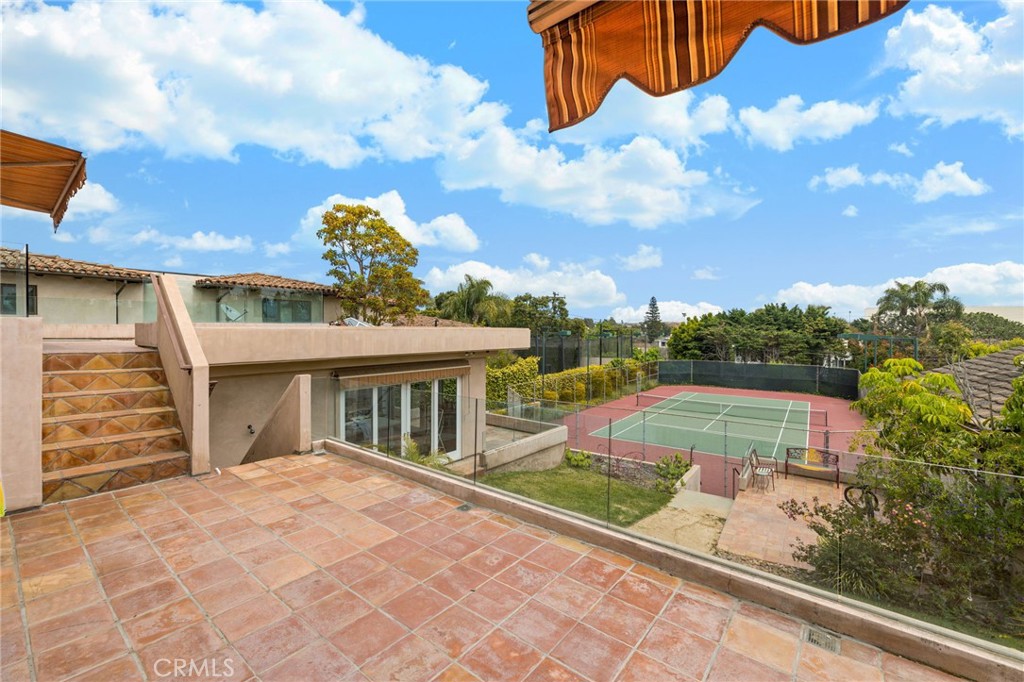 1166 Longfellow Drive Manhattan Beach, CA 90266 - Photo 33 of 47 a view of a house with pool