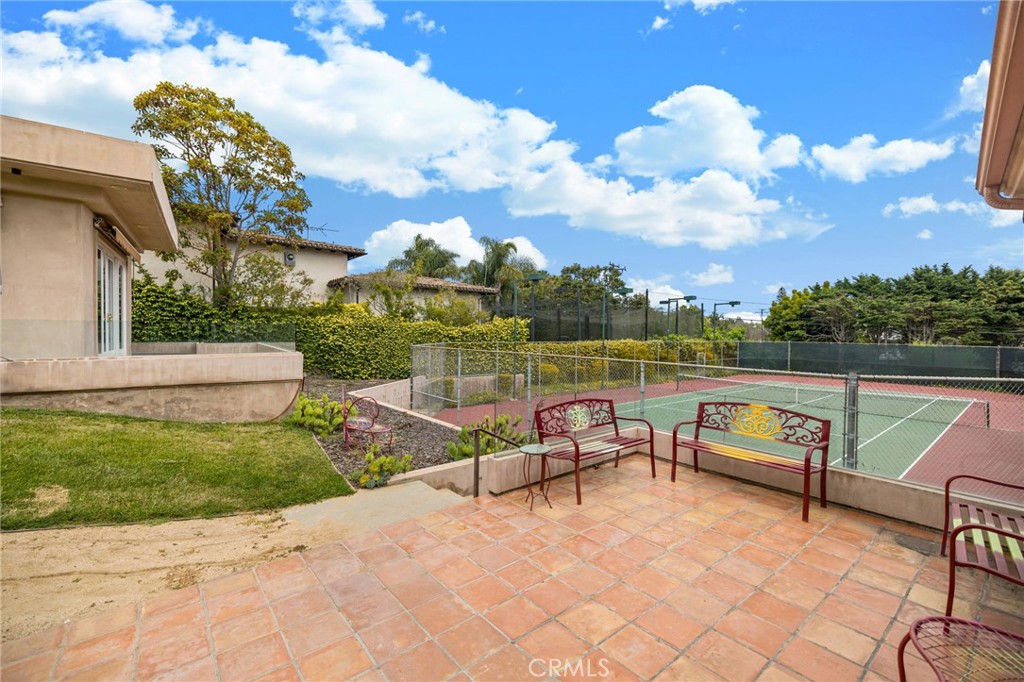 1166 Longfellow Drive Manhattan Beach, CA 90266 - Photo 38 of 47 a view of a terrace with sitting area