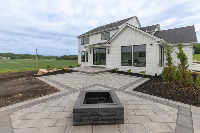 $1,850,000 | 4921 8th Street Southwest, Rochester, MN 55902