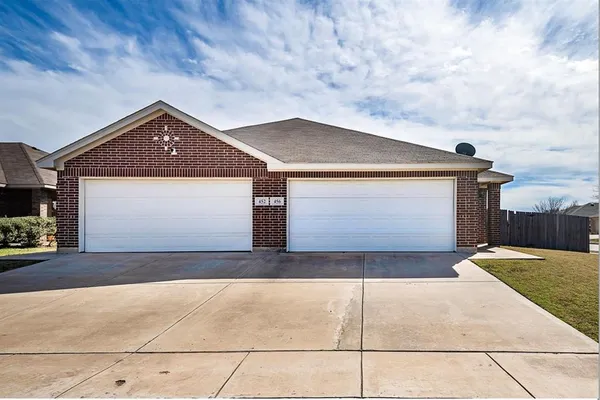 $449,000 | 452 Canvas Court, Crowley, TX 76036