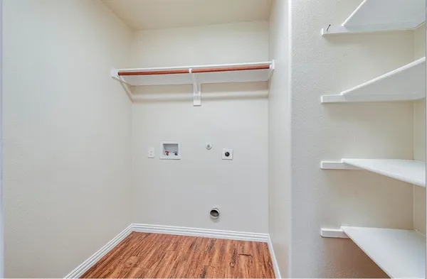 $449,000 | 452 Canvas Court, Crowley, TX 76036