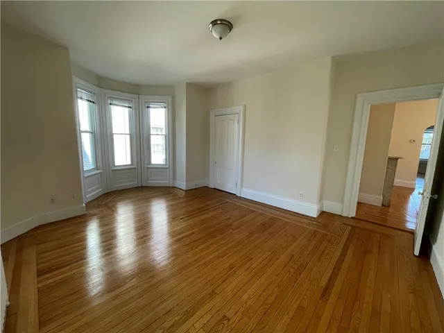 $3,000 | 26 Ayrault Street, Unit 1, Newport, RI 02840