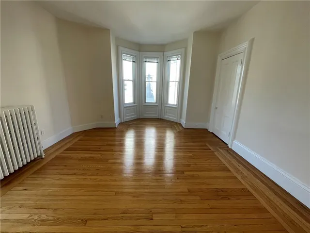 $3,000 | 26 Ayrault Street, Unit 1, Newport, RI 02840