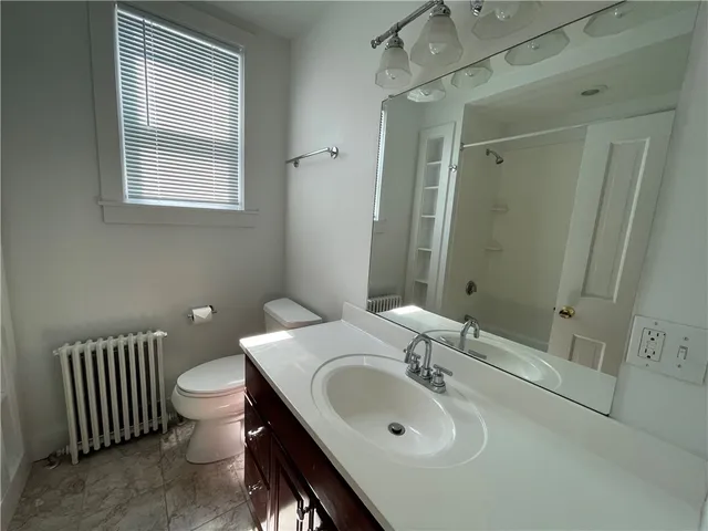 $3,000 | 26 Ayrault Street, Unit 1, Newport, RI 02840