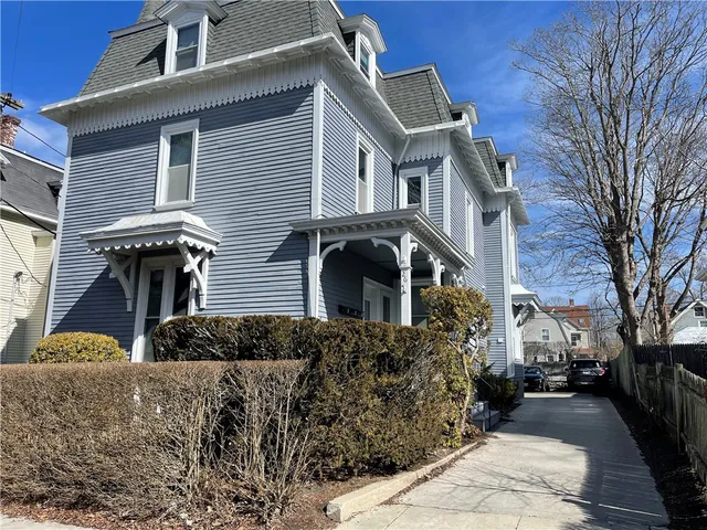 $3,000 | 26 Ayrault Street, Unit 1, Newport, RI 02840