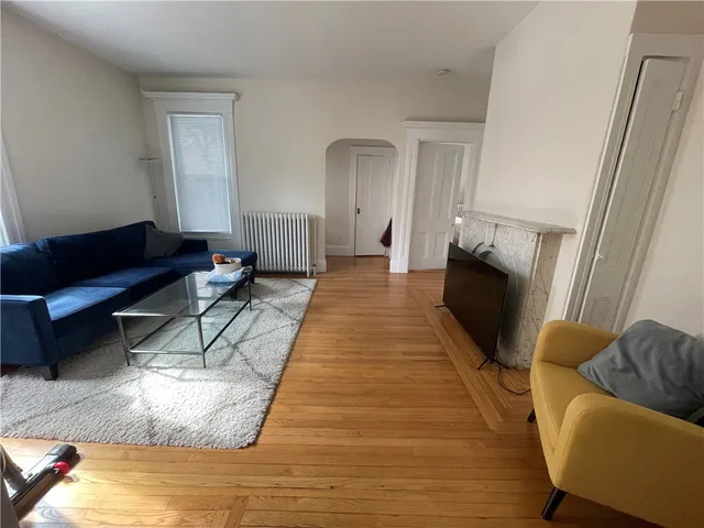 $3,000 | 26 Ayrault Street, Unit 1, Newport, RI 02840