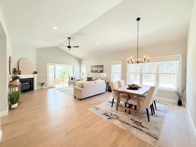 $748,000 | 3 Deer Hollow, DeForest, WI 53532