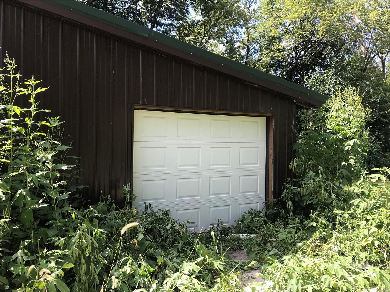 104 N Road Irving, IL 62051 - Photo 8 of 28