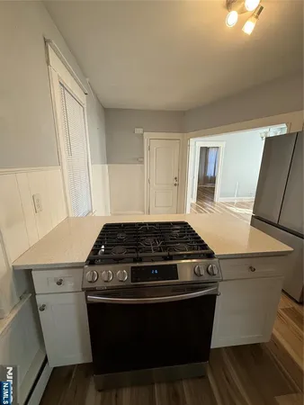 $2,100 | 942-944 East 26th Street, Unit 942, Paterson, NJ 07513