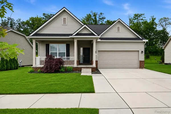 $447,500 | 171 Coppice Way, White Lake, MI 48386