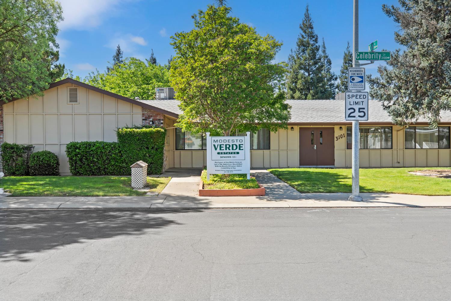 2113 Barrington Lane Modesto, CA 95350 - Photo 24 of 32 a view of park with plants