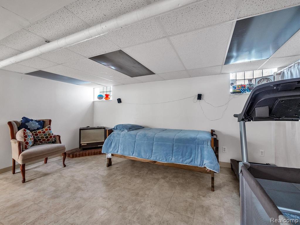 3472 Yorkshire Road Detroit, MI 48224 - Photo 35 of 44