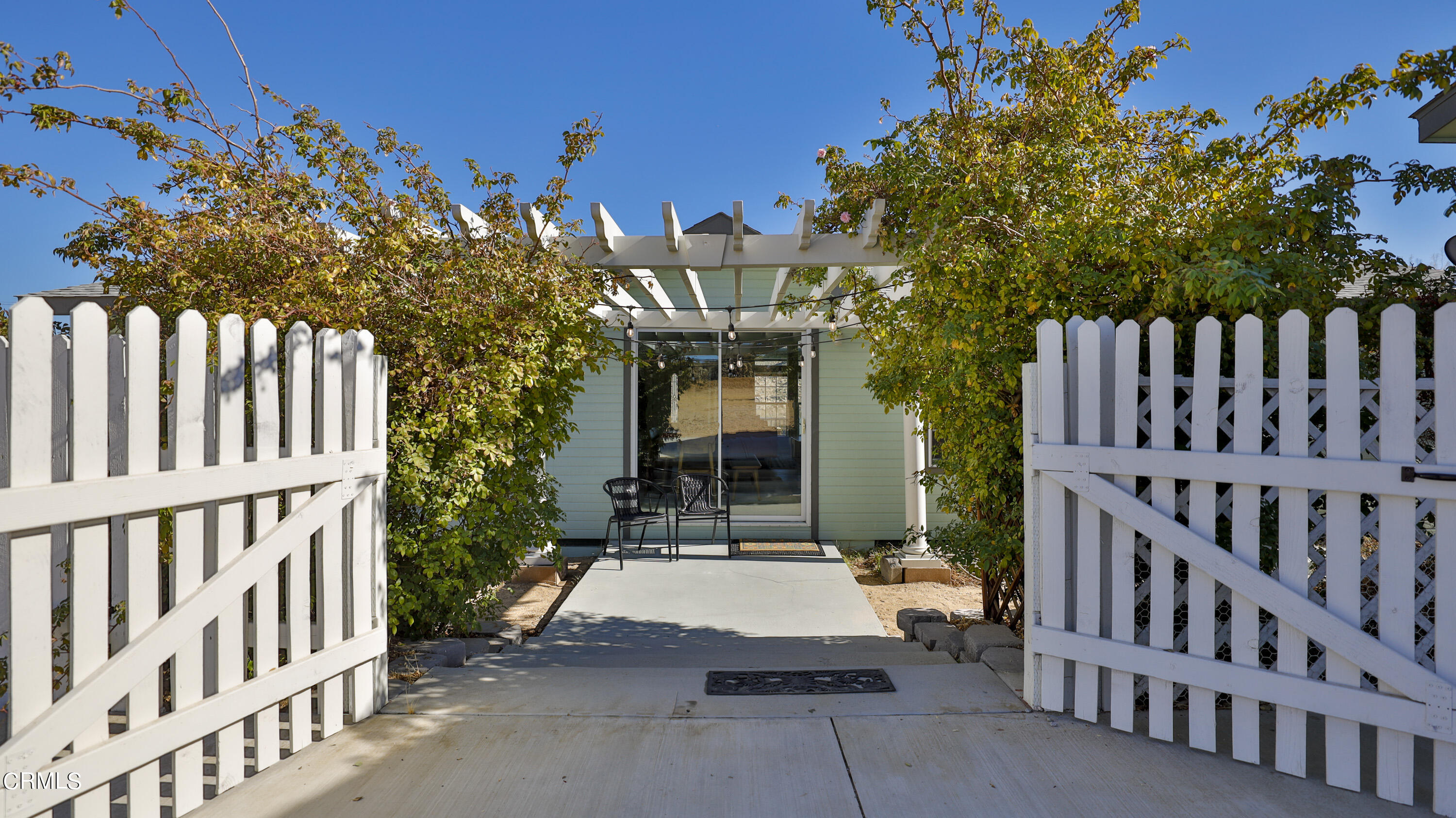 7354 Quail Springs Road Joshua Tree, CA 92252 - Photo 36 of 56 a view of a house with backyard and sitting area