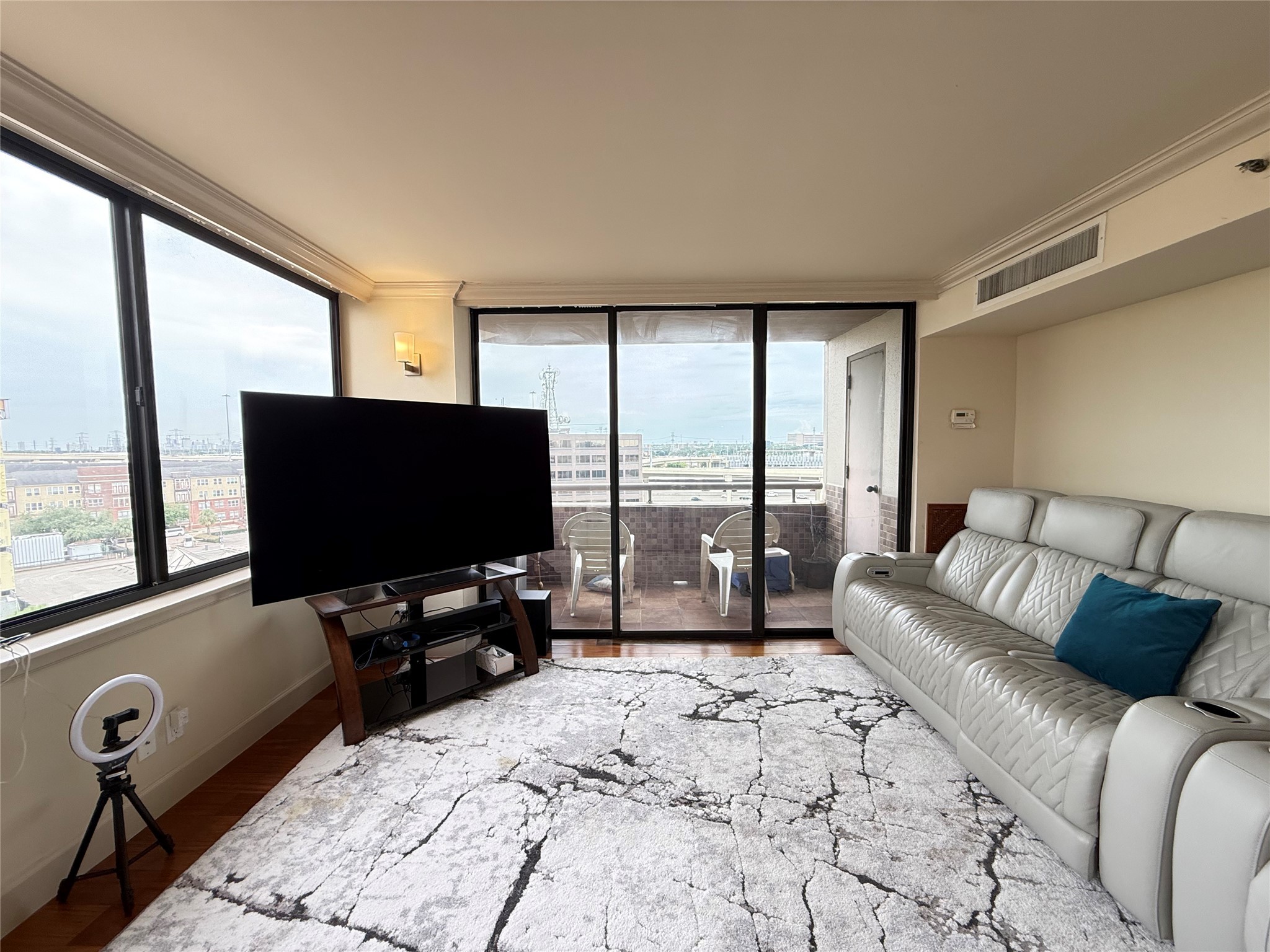 3525 Sage Road, Unit 904 Houston, TX 77056 - Photo 16 of 27