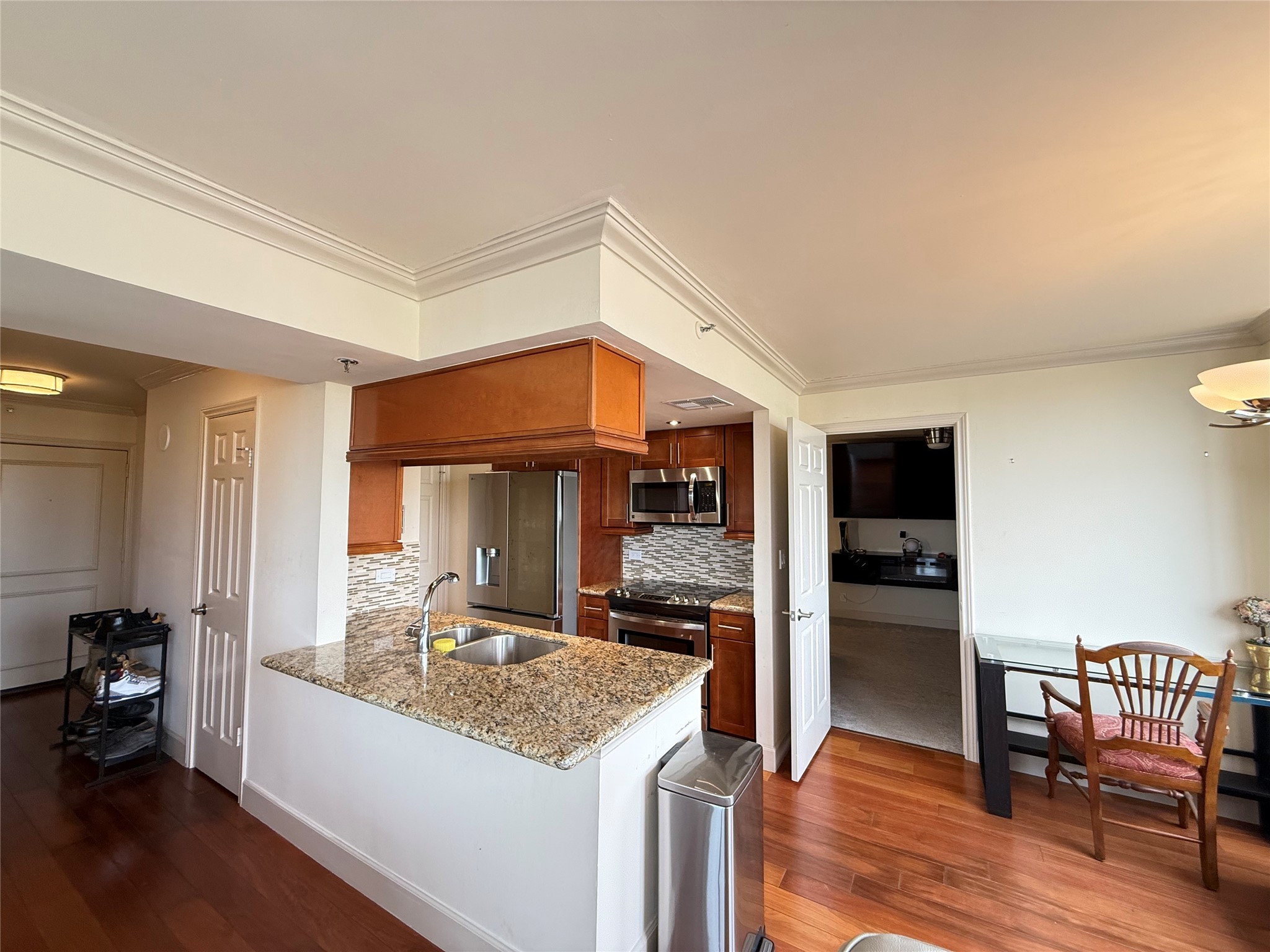 3525 Sage Road, Unit 904 Houston, TX 77056 - Photo 17 of 27