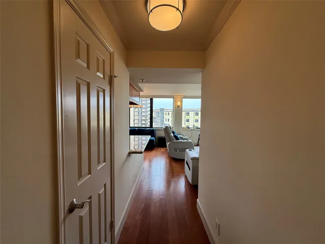 $197,000 | 3525 Sage Road, Unit 904, Houston, TX 77056