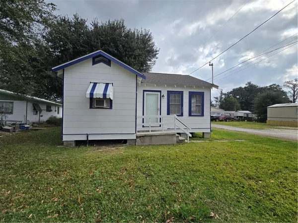 $1,500 | 137 Dufrene Lane, Des Allemands, LA 70030