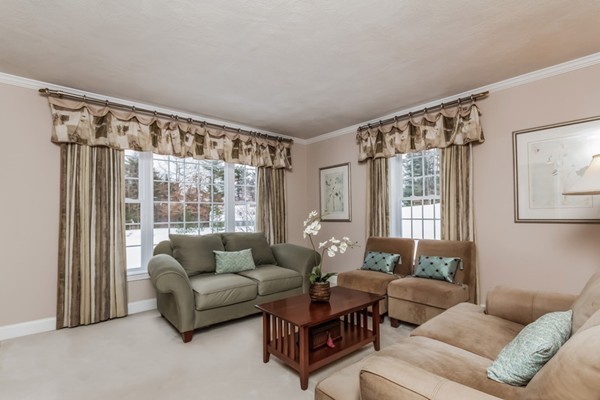 7 Jamie Road Dunstable, MA 01827 - Photo 4 of 30 Gallery Image 4