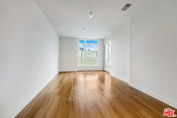 $3,795 | 10601 Washington Boulevard, Unit 611, Culver City, CA 90232