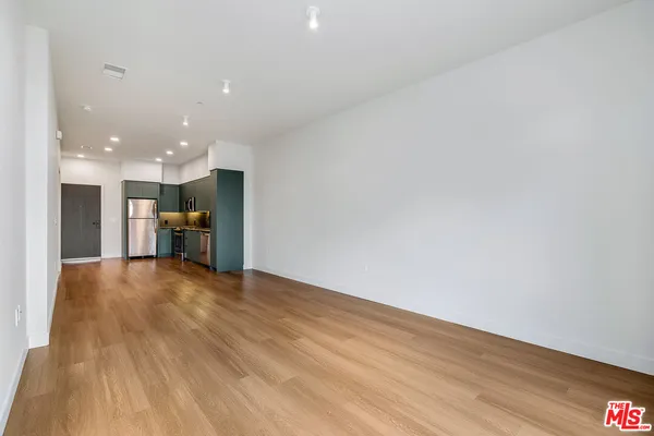 $3,795 | 10601 Washington Boulevard, Unit 611, Culver City, CA 90232