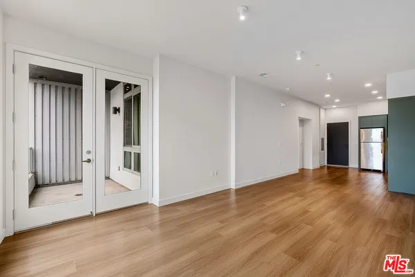 $3,795 | 10601 Washington Boulevard, Unit 611, Culver City, CA 90232