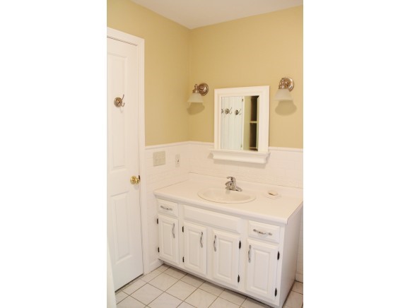 1489 Quechee West Hartford Road Hartford, VT 05001 - Photo 12 of 15 Gallery Image 12