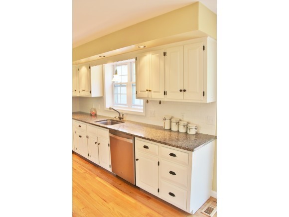 1489 Quechee West Hartford Road Hartford, VT 05001 - Photo 7 of 15 Gallery Image 7